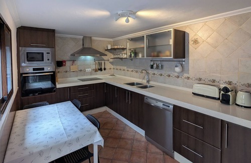 Villanueva del Rosario House | Townhouse with large terrace and mountain views in Málaga village