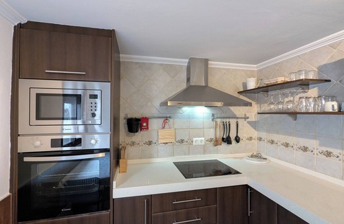 Villanueva del Rosario House | Townhouse with large terrace and mountain views in Málaga village