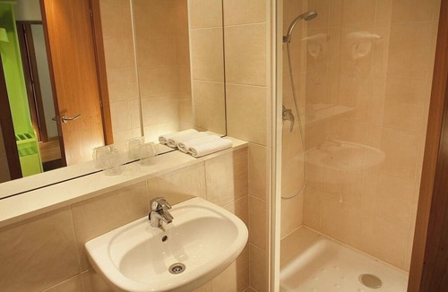 Cornella de Llobregat Hotel | Travelodge BCN Cornellá Fira