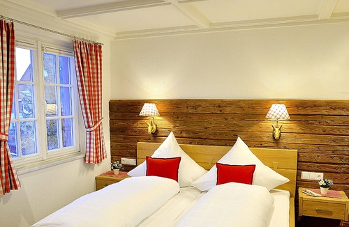Oberreitnau Apartment | Triple room Adlerhorst with toilet and shower