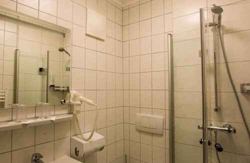 Sankt Egidi Bed & Breakfast | Triple room with shower, W - Gasthof Egidiwirt