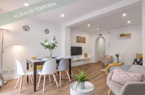 Adelfas Apartment | Tu piso ideal en Retiro - Moderno y con estilo