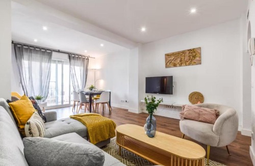 Adelfas Apartment | Tu piso ideal en Retiro - Moderno y con estilo
