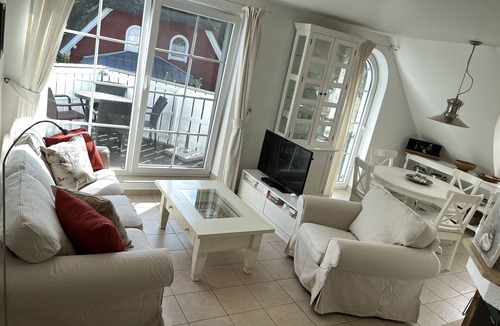 Zingst Apartment | Two-story vacation rental near the beach with a fireplace