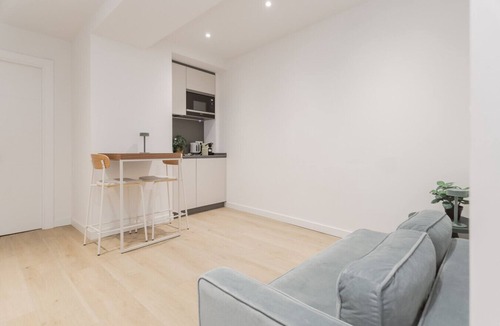 Old Town Apartment | Txapitela Rooms - Perfect for 3