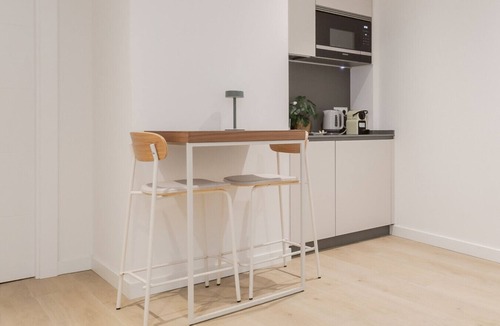 Old Town Apartment | Txapitela Rooms - Perfect for 3