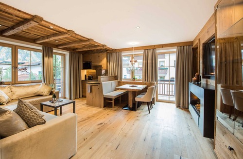 Holzgau Apartment | Type 2 -1 bedroom, DG, 2-4 Pax - Pepi's Suites Lechtal Apartments
