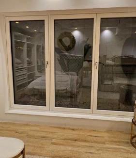 Obersendling Apartment | UG Neubau City Wohnung - Pool, Gym, Sauna, zweites Bad extra buchbar