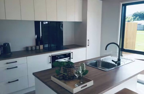 Lower Shotover Apartment | Unique and modern self contained unit with total privacy and amazing views.