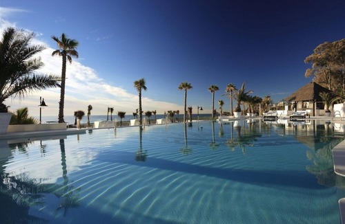 Nueva Andalucia Villa | UNIQUE LUXURIOUS AND PALACIAL VILLA