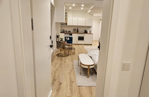 Obersendling Apartment | Untergeschoss UG Schöne Neubau Wohnung