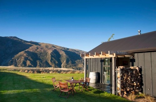 Gibbston Villa | Up in the mountains! Luxury self contained unit.