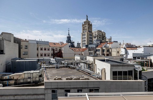 Cortes Apartment | Upscale Sol 1BR w/Doorman, nr Plaza España, by Blueground