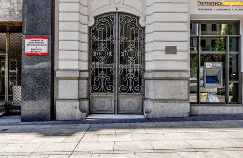 Cortes Apartment | Upscale Sol 1BR w/Doorman, nr Plaza España, by Blueground