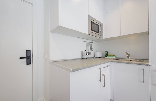 Costillares Apartment | Urban Puerta del Sol apartment in Madrid