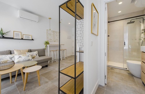 Costillares Apartment | Urban Puerta del Sol apartment in Madrid