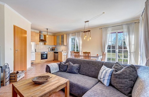 Kachlin House | Urlaub am Meer. Familienfreundlich mit Spielplatz und Teich