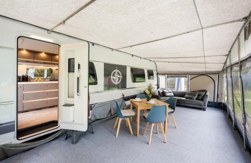 Bakenberg Other | Urlaub im Luxus Wohnwagen statt Ferienwohnung - mit Badezimmer, Vorzelt und Garten - Urlaub auf Rügen am Naturstrand in der Nähe des Kap Arkona