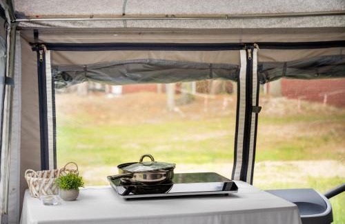 Bakenberg Other | Urlaub im Luxus Wohnwagen statt Ferienwohnung - mit Badezimmer, Vorzelt und Garten - Urlaub auf Rügen am Naturstrand in der Nähe des Kap Arkona