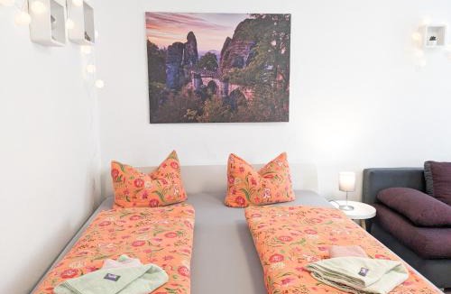 Sebnitz Apartment | Urlaubsmagie - Ferienwohnung Felsenfreund - Sauna & Saisonaler Pool - F0