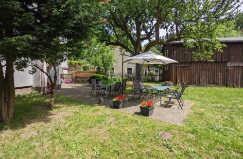 Sebnitz Apartment | Urlaubsmagie - Ferienwohnung Talruhe - Garten mit Terrasse & Saisonaler Pool - H5