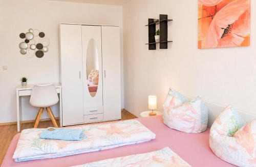 Lichtenhain Apartment | Urlaubsmagie - Ferienwohnung Wildblume - Terrasse, Grill & Saisonaler Pool - W4