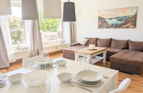 Lichtenhain Apartment | Urlaubsmagie - Ferienwohnung Wildblume - Terrasse, Grill & Saisonaler Pool - W4