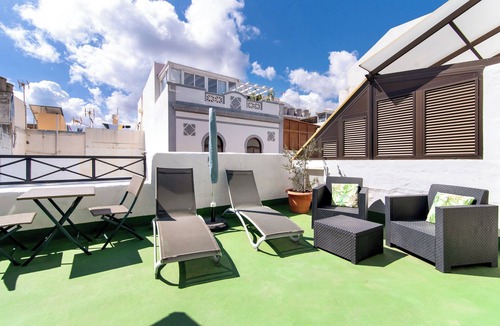 Las Palmas de Gran Canaria House | Vacation Home 'Apto Azahara - Casa San Marcial' with Private Terrace and Wi-Fi