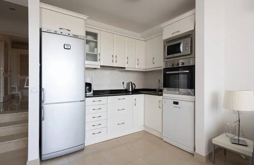 San Agustin Apartment | Vacation Apartment 'Apartamento Con Piscina' with Shared Pool, Wi-Fi and Air Conditioning
