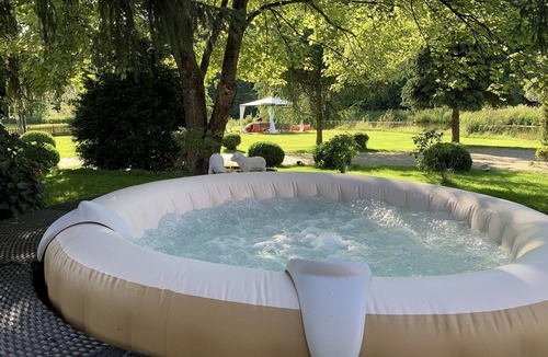 Neustadt an der Waldnaab Apartment | Vacation apartment on the upper floor with large garden and access to the Waldnaab