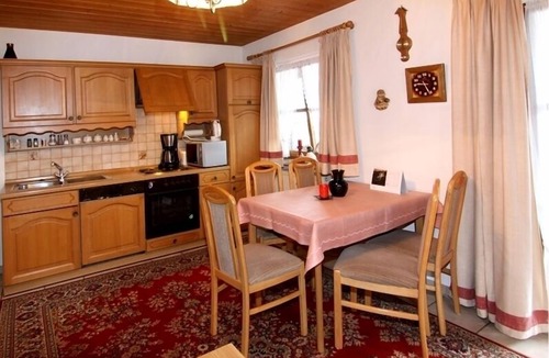 Unterschonau Apartment | Vacation apartment, up to 4 persons, 72 sqm, 2 separate bedrooms, balcony