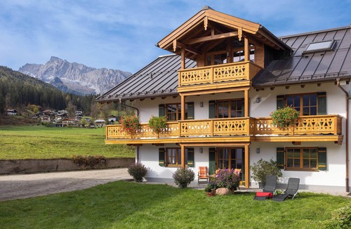 Oberschonau Apartment | Vacation apartment Bergulme, 1 - 4 persons, 89 sqm, 2 separate bedrooms, kitchen, living room, balcony