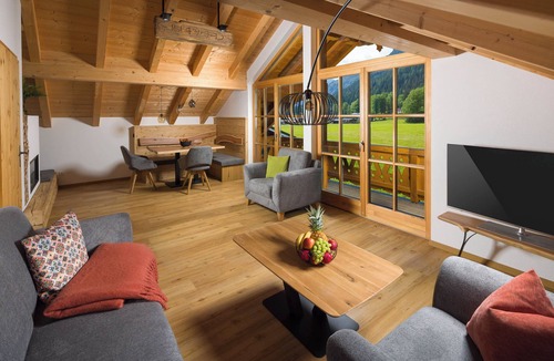 Oberschonau Apartment | Vacation apartment Bergulme, 1 - 4 persons, 89 sqm, 2 separate bedrooms, kitchen, living room, balcony