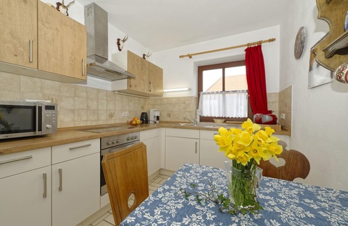 Aschau im Chiemgau Apartment | Vacation apartment III in the adjoining house, 65 sqm with separate bedroom, east-facing balcony