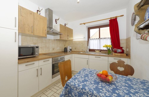 Aschau im Chiemgau Apartment | Vacation apartment III in the adjoining house, 65 sqm with separate bedroom, east-facing balcony