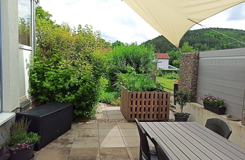 Tauberbischofsheim Apartment | Vacation apartment (50m2) with large terrace and fully equipped kitchen