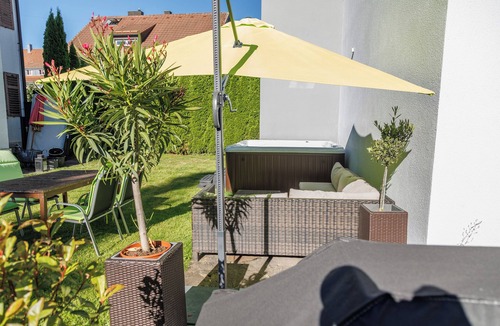 Kempten Apartment | Vacation apartment for 6 people in the Allgäu, garden, jacuzzi, pets welcome