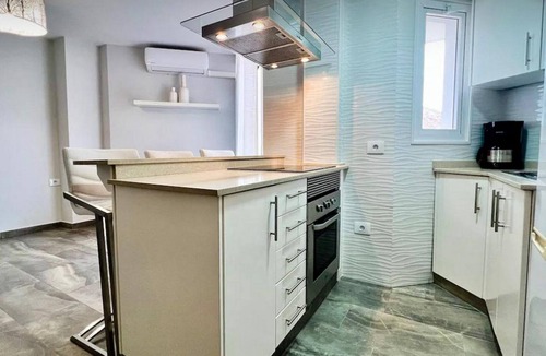 Los Cristianos Apartment | Vacation Apartment 'Relaxing Los Cristianos' with Sea View, Wi-Fi and Air Conditioning