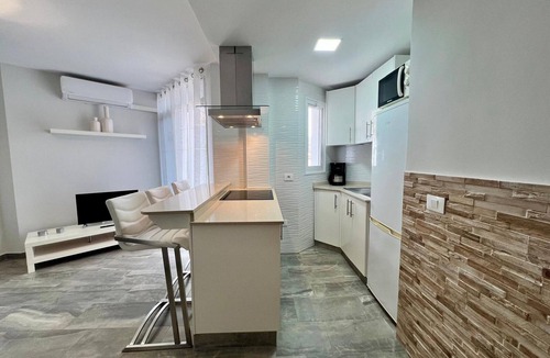 Los Cristianos Apartment | Vacation Apartment 'Relaxing Los Cristianos' with Sea View, Wi-Fi and Air Conditioning