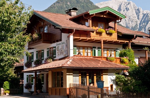 Berchtesgaden Apartment | Vacation apartment 65 sqm for 1-2 persons, with 2 balconies