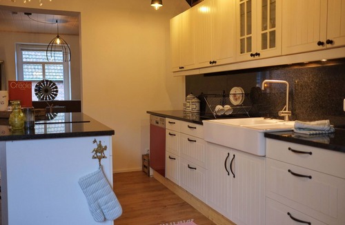 Geilenkirchen Apartment | Vacation apartment at the Erzählkaffee - with fireplace and bathtub