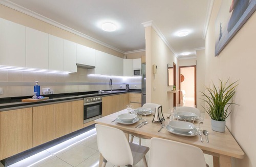 Playa San Juan Apartment | Vacation Apartment 'Isla Bonita San Juan Beach' with Shared Terrace and Wi-Fi