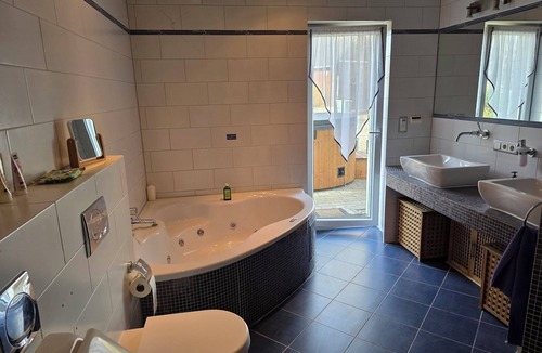 Absberg Apartment | Vacation apartment (140sqm) with two bedrooms and whirlpool bathtub
