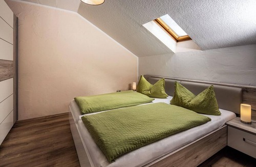 Aufham Apartment | Vacation apartment 2 Untersberg, up to 5 persons, balcony