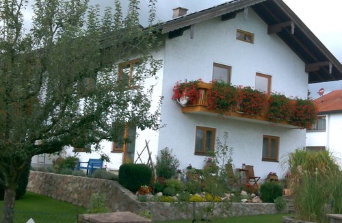 Pittenhart Apartment | Vacation apartment 64sqm on the first floor with 1 separate bedroom