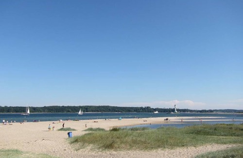 Pries - Friedrichsort Apartment | Vacation apartment Am Magnolienbaum - apartment/apartment, shower, WC, Whg. 1