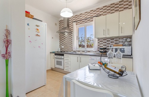Tuineje Apartment | Vacation Apartment 'Casita Hari' with Mountain View, Wi-Fi and Air Conditioning