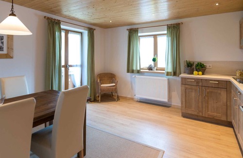Abwinkl Apartment | Vacation apartment 2 - Seerose am See - Dream vacation directly on Lake Tegernsee