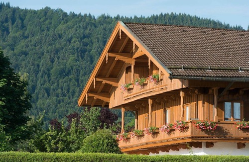 Abwinkl Apartment | Vacation apartment 2 - Seerose am See - Dream vacation directly on Lake Tegernsee