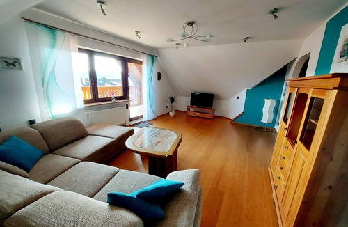 Burgwindheim Apartment | Vacation apartment at Römigswäldchen 🌳Relax & unwind ☀️